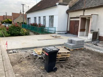 Parkovací stání Křenovice